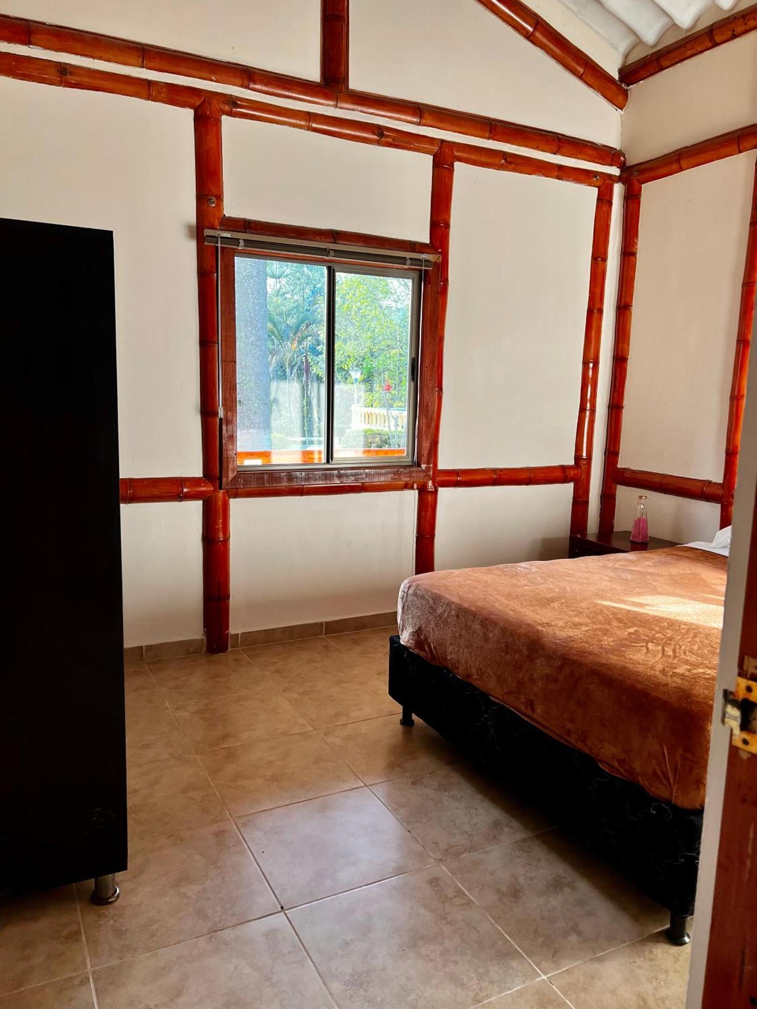 Hotel Casa Confort Santa Rosa de Cabal Exteriör bild