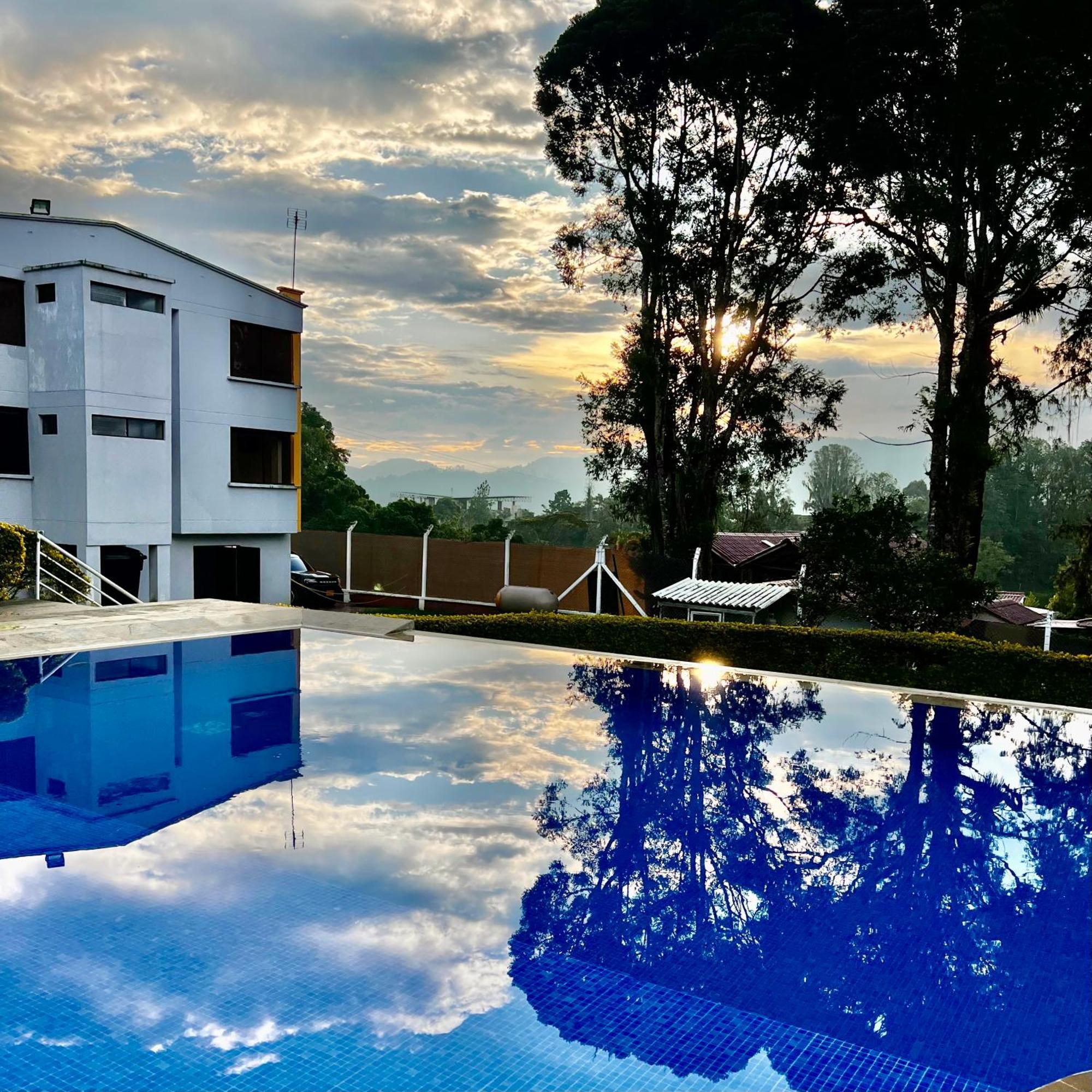 Hotel Casa Confort Santa Rosa de Cabal Exteriör bild