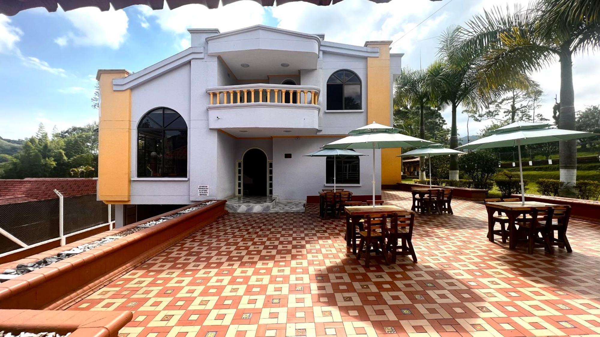 Hotel Casa Confort Santa Rosa de Cabal Exteriör bild