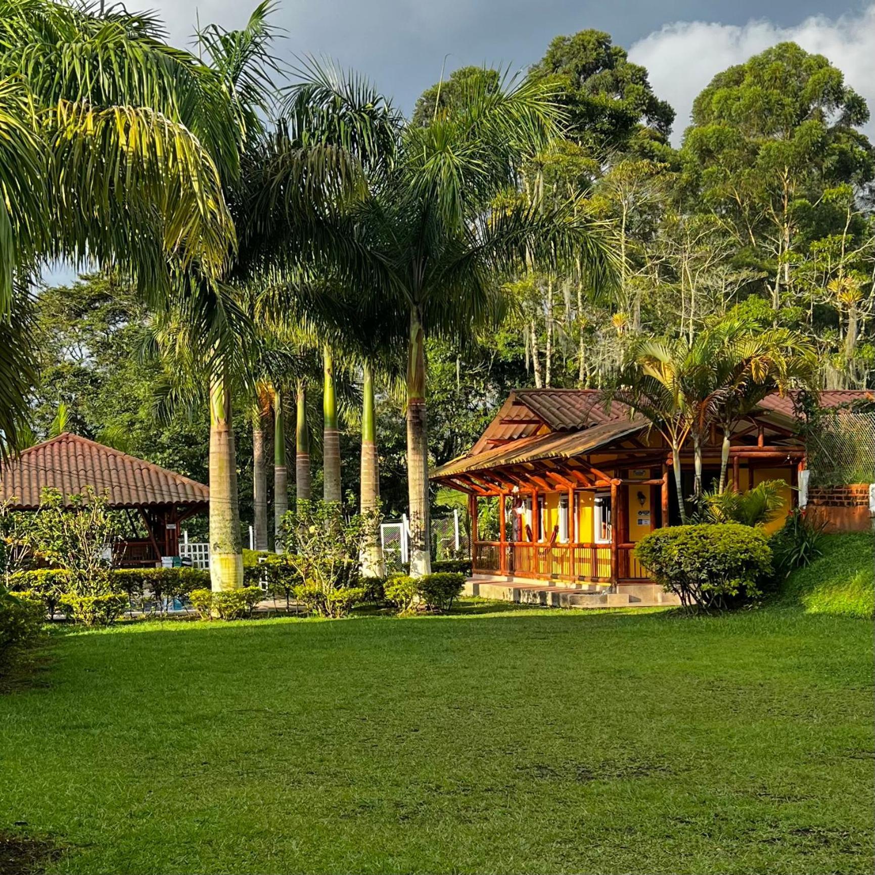 Hotel Casa Confort Santa Rosa de Cabal Exteriör bild